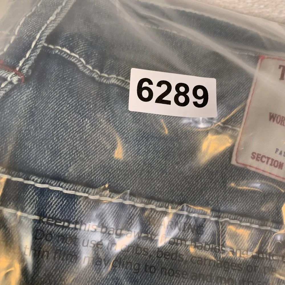 True Religion Rocco Big T Jeans Mens 34x30 Blue‎ Medium Wash Relaxed Skinny NEW